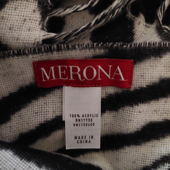 Merona Zebra Stripe Scarf - Picture 3 of 3